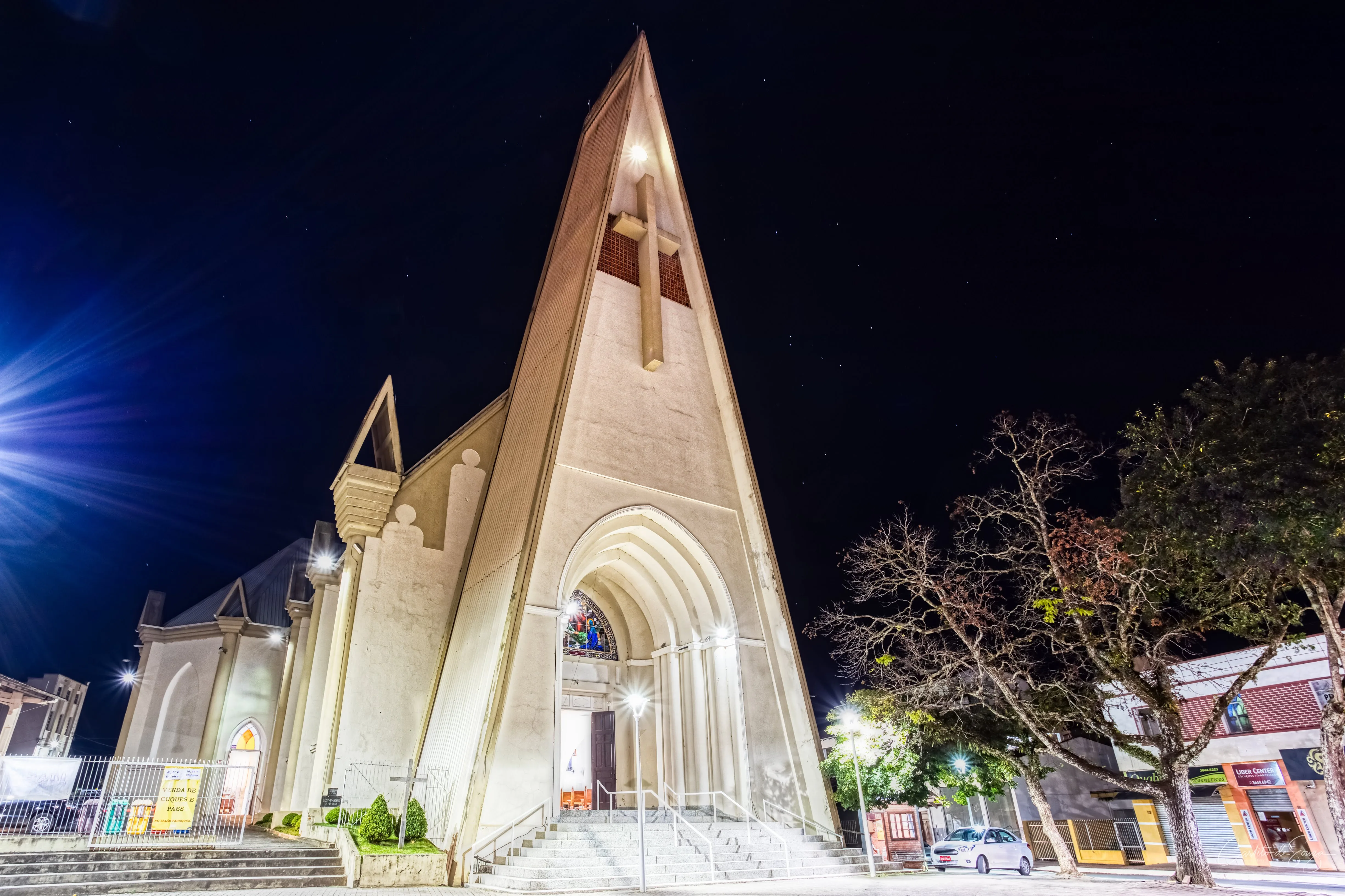 Igreja em forma de pirâmide