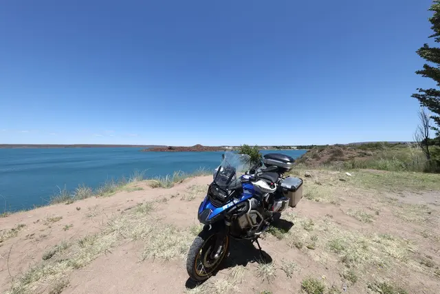 Moto no barranco