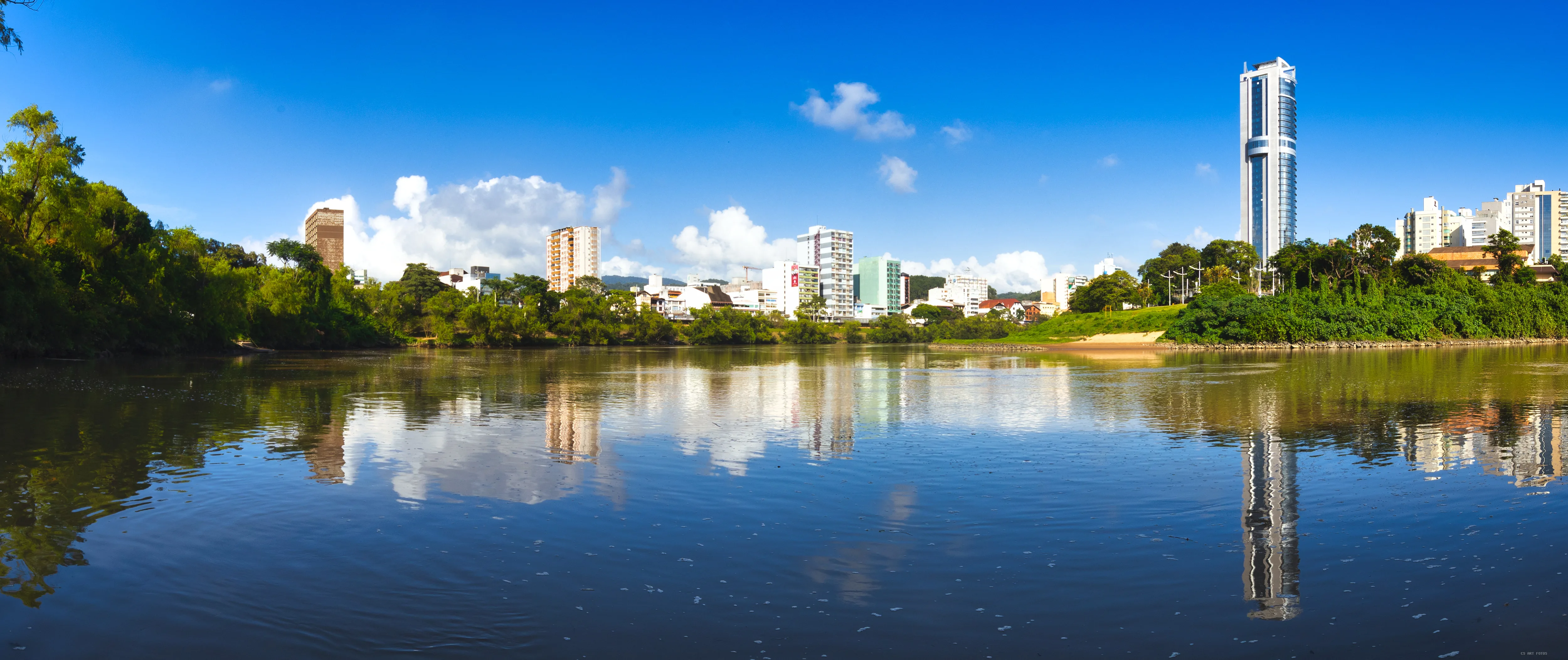 Cidade na margem oposta