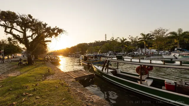Barcos no fim do dia