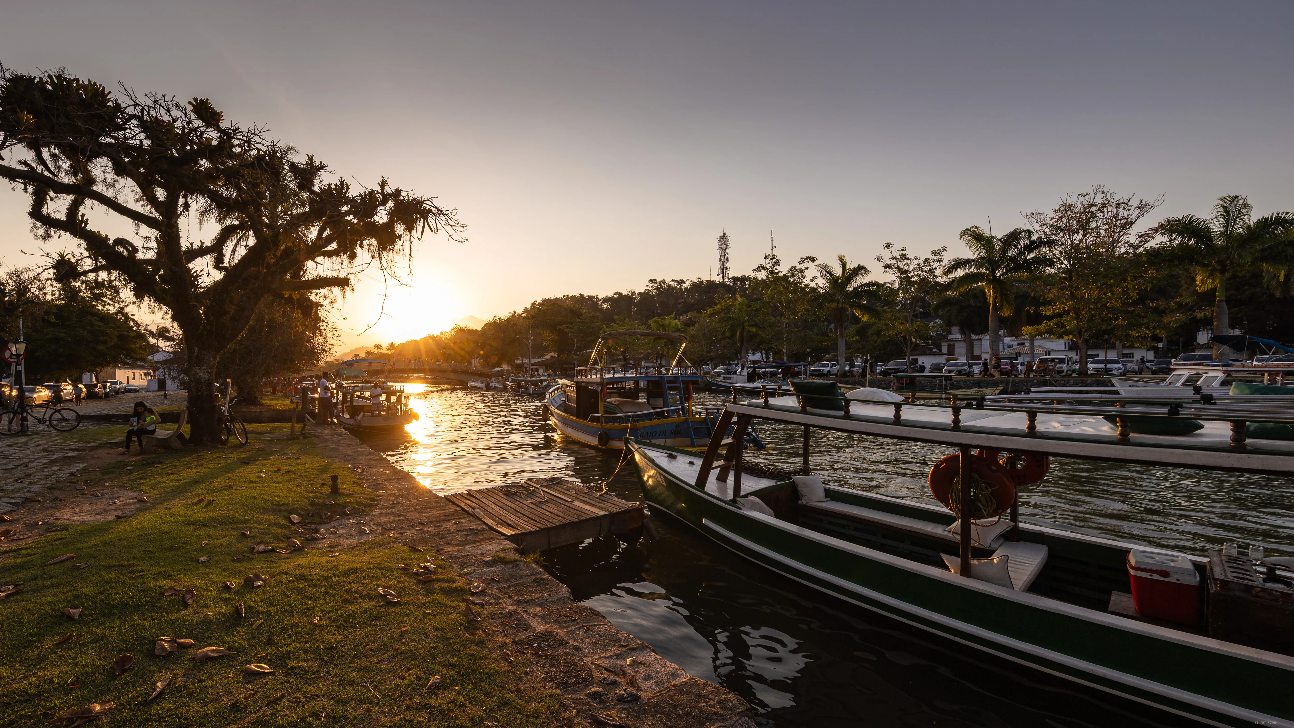 Barcos no fim do dia