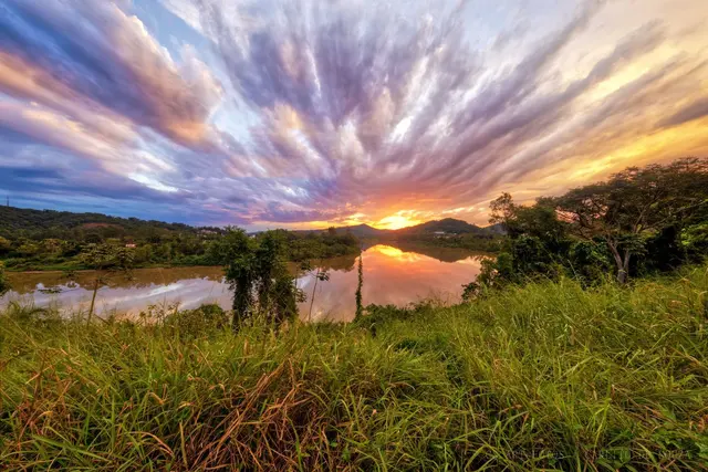 Impressão Fine Art: Céu em raios de fogo