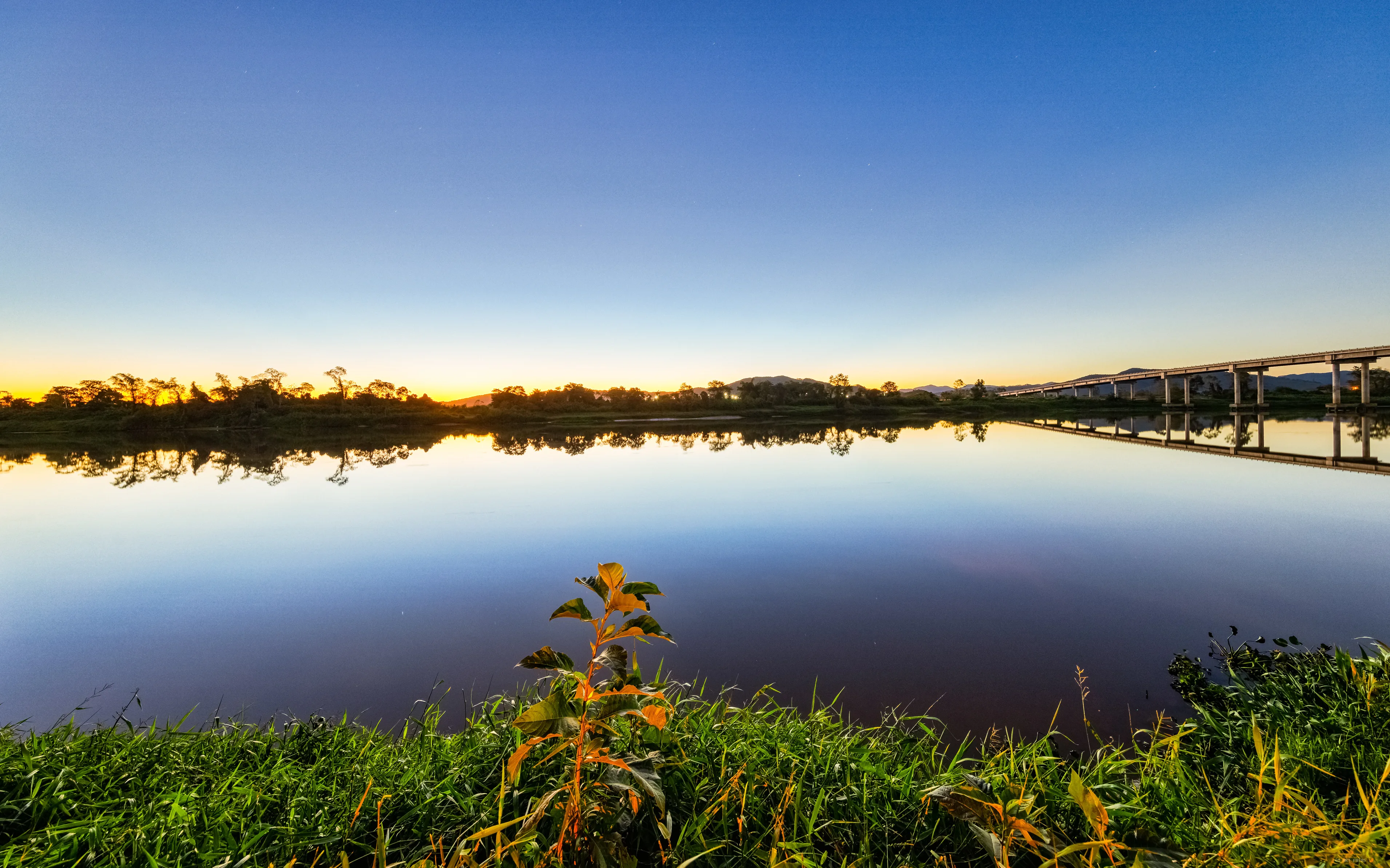 Crepúsculo na lagoa