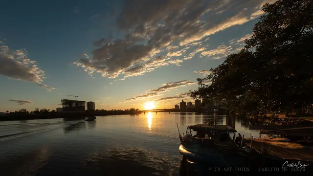 Barco no rio dourado