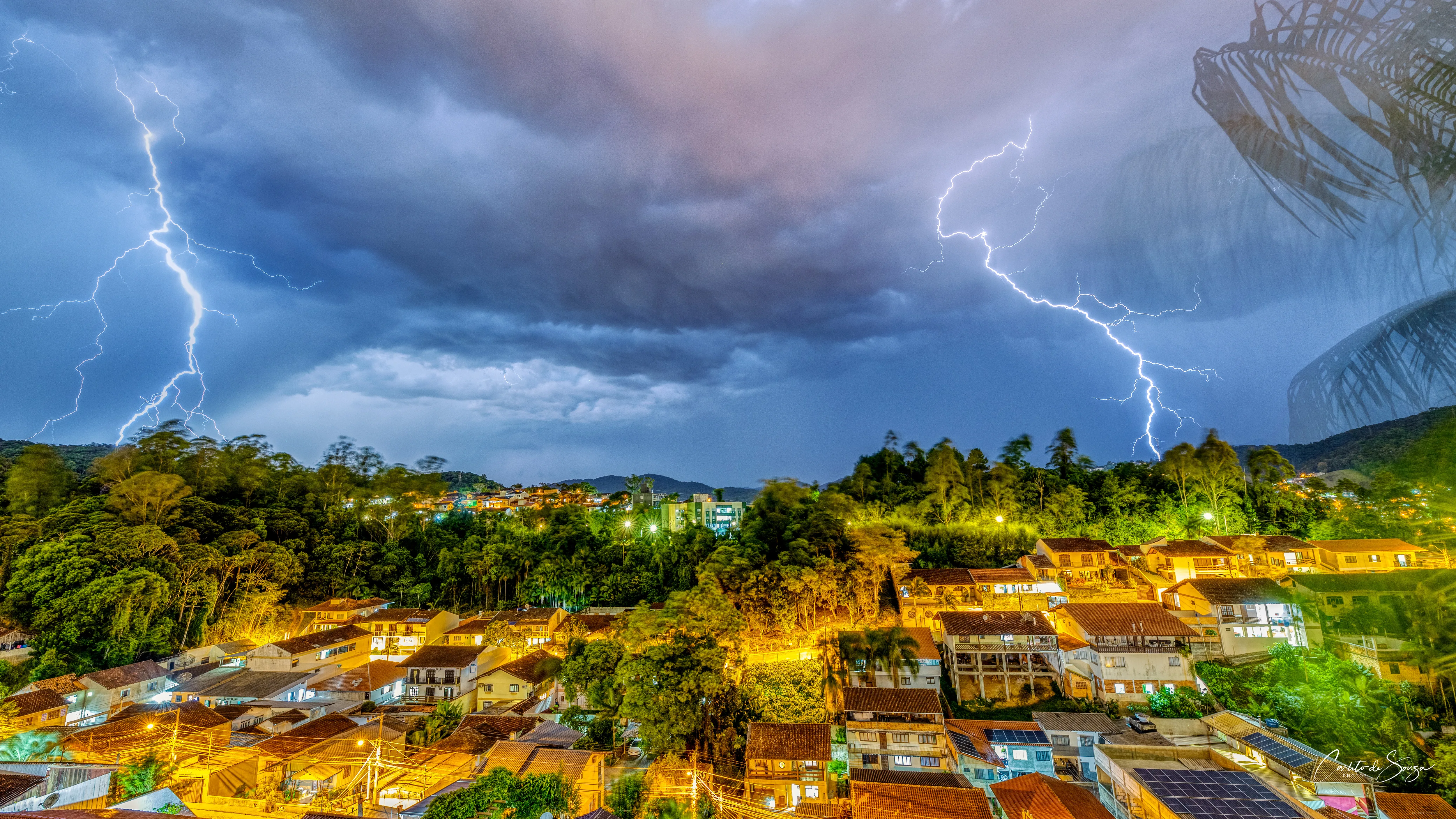 Raios no céu lilás