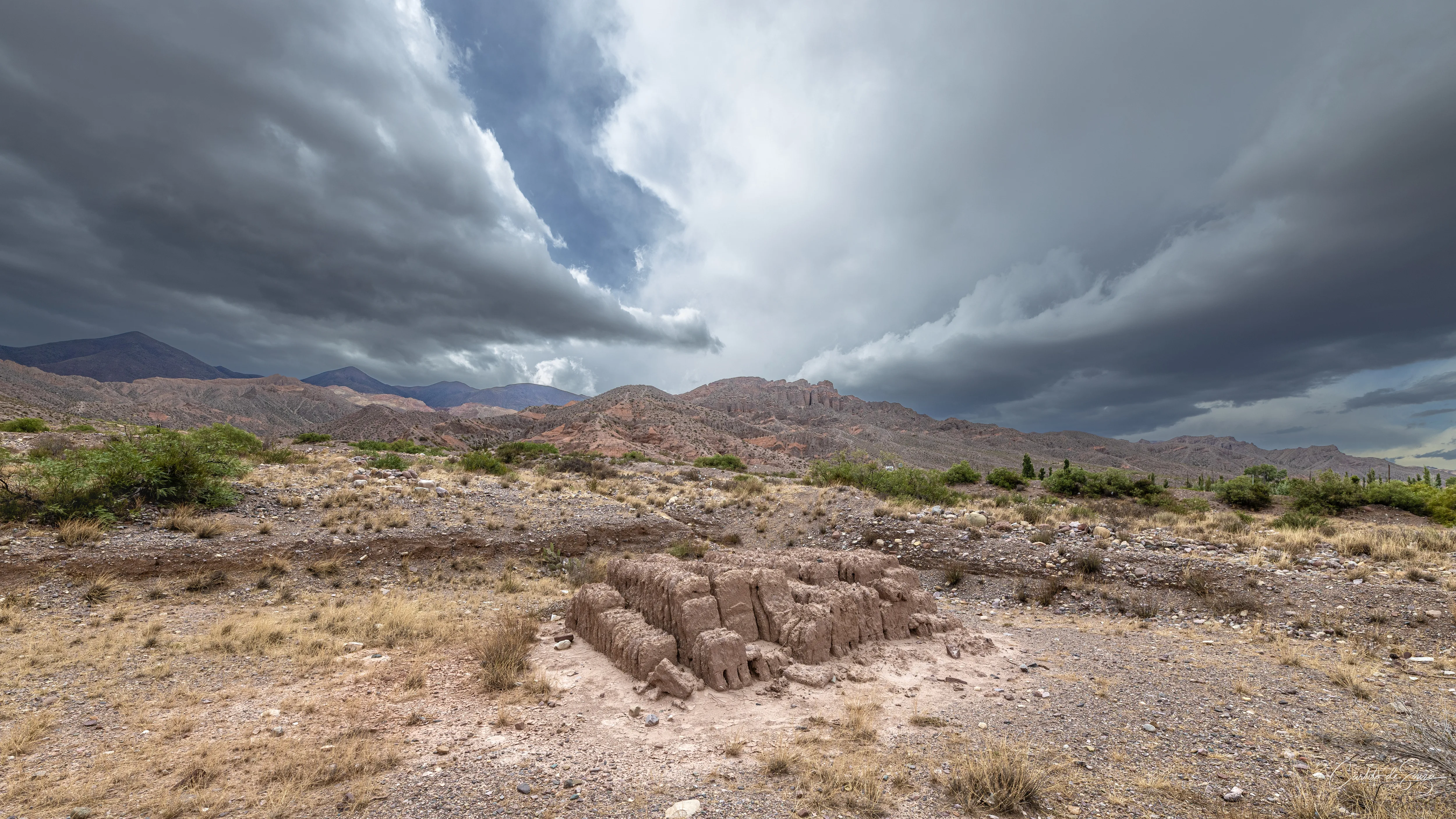 Tempestade sobre o deserto