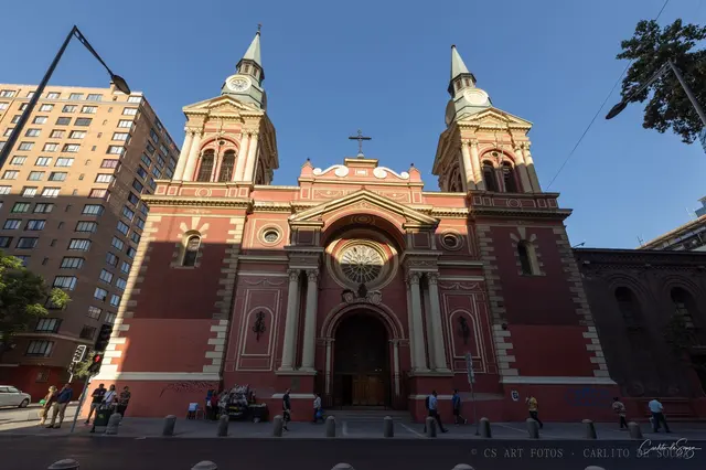 Igreja entre prédios