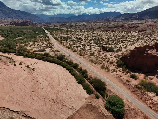 Linha reta no deserto