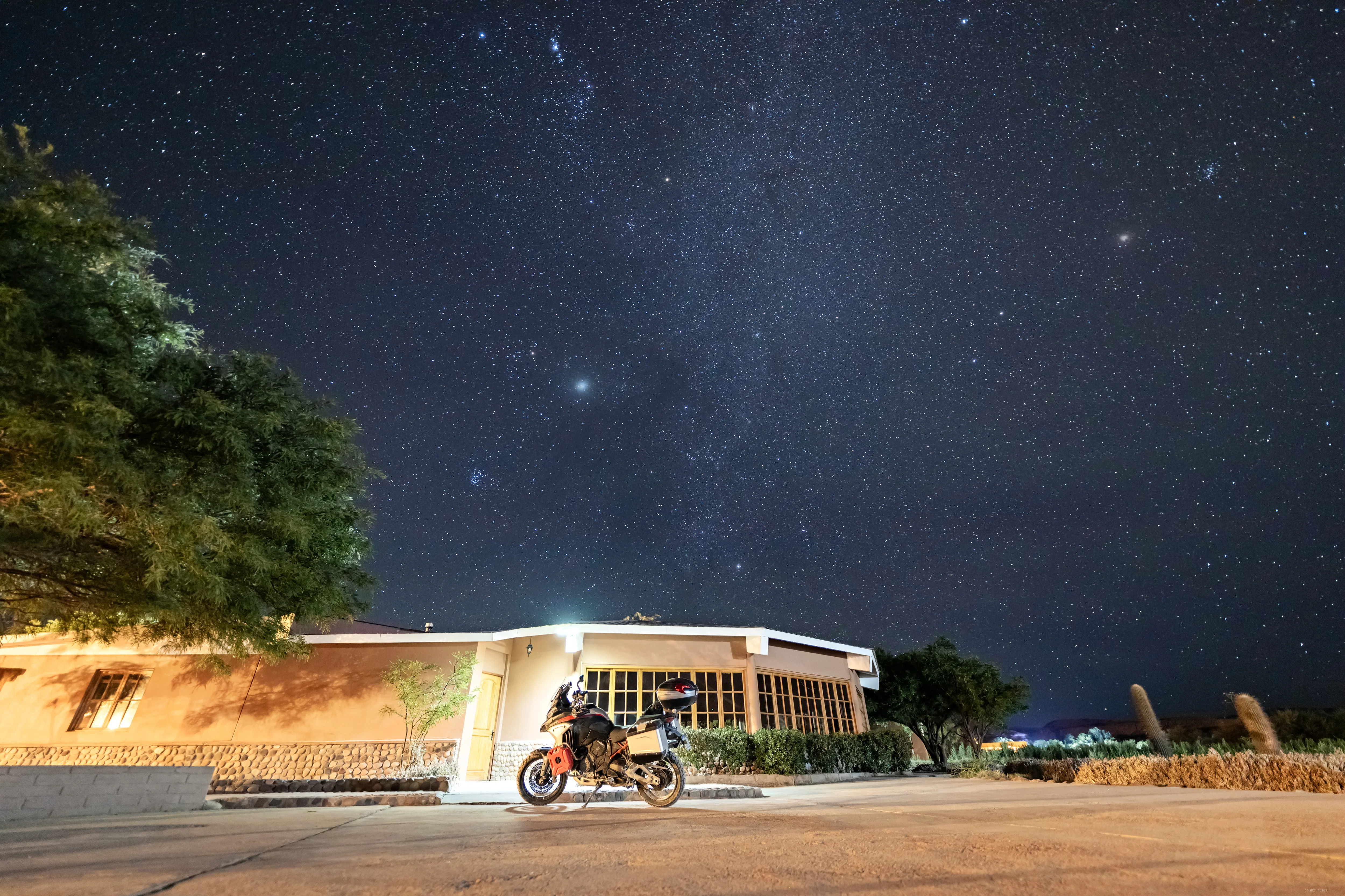 Estrelas sobre a moto