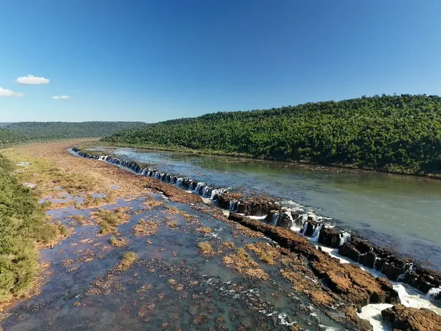 Linha branca no rio